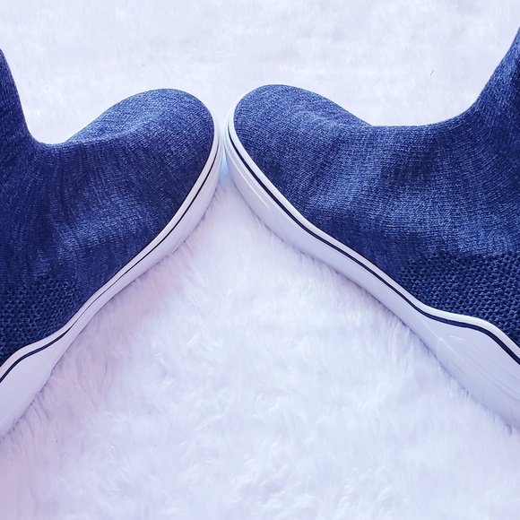 New Authentic Givenchy 
Men's George V Knit - Picture 5 of 8